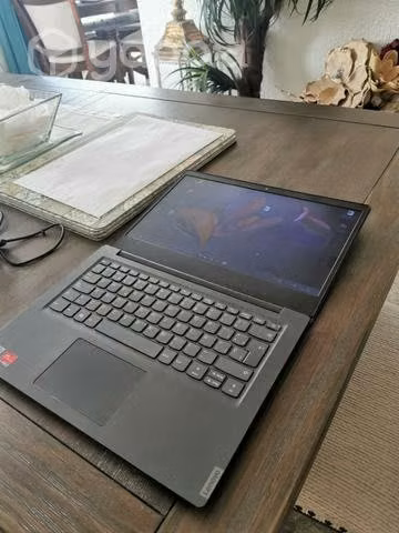Notebook Lenovo V14-ADA
