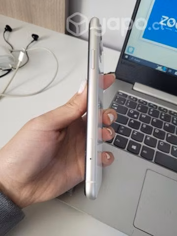 IPhone 11 , 128 gb + cargador original + carcasas