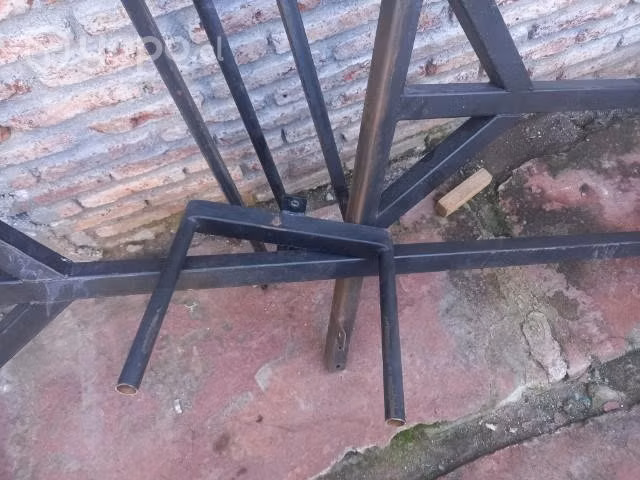 Barra metálica multifuncional calistenia/box
