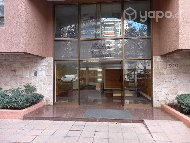 1 Privado +1 Sala Reunión +1 Est. - Barrio El Golf - Imagen 3