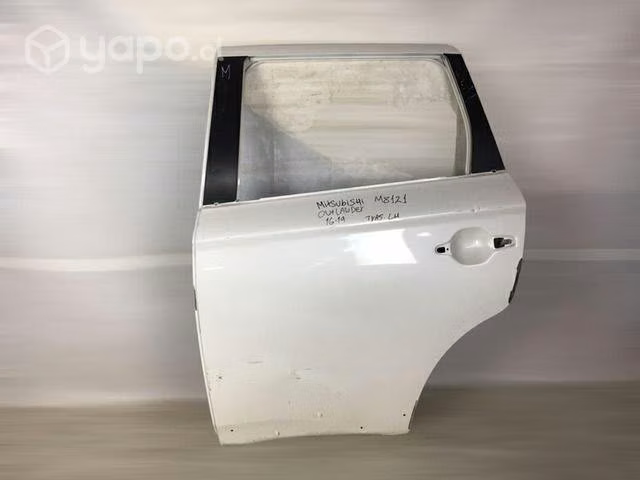 Puerta trasera Lh Mitsubishi outlander 2016-2019