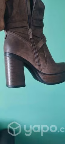 Bota con tacon