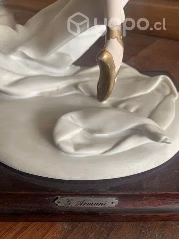 Figura porcelana Florencia.Guseppe Armani. Bailari