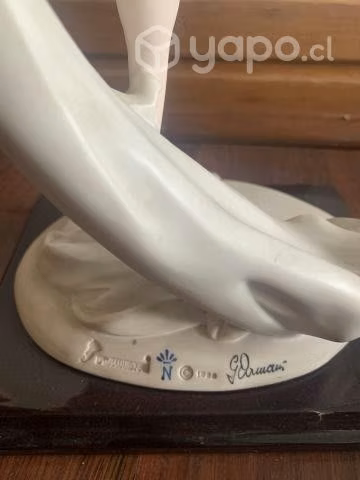 Figura porcelana Florencia.Guseppe Armani. Bailari