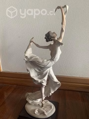 Figura porcelana Florencia.Guseppe Armani. Bailari