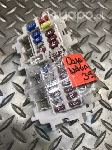 Caja fusible interior Nissan Navara 2015