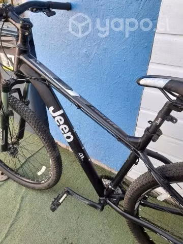 Bicicleta marca Jeep