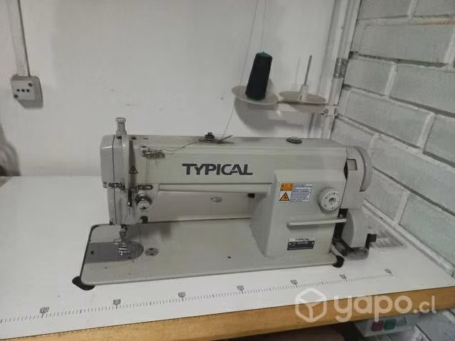 Máquina de coser TYPICAL Recta