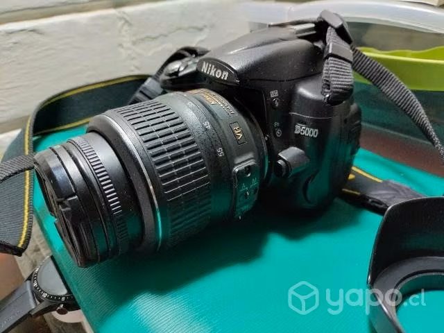 Camara Nikon D5000