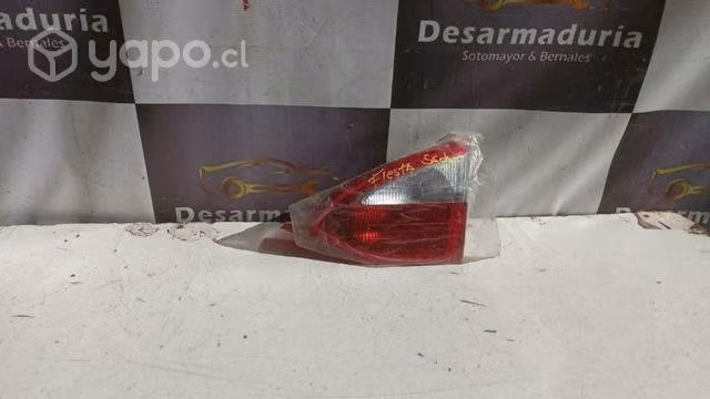Foco trasero fiesta sedan rh 1.2
