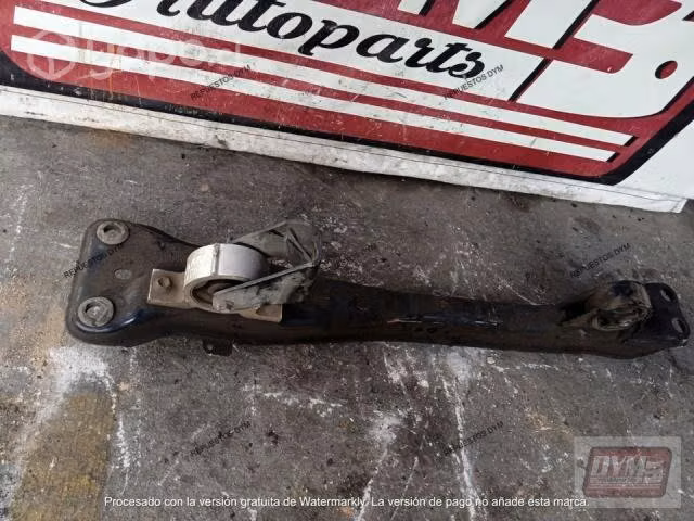 Travesaño Nissan Sentra 1.8