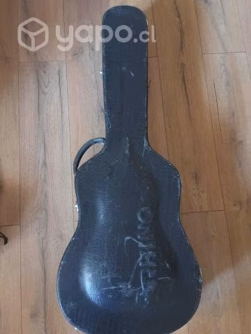 Guitarra electroacústica YAMAHA APX600 c/case