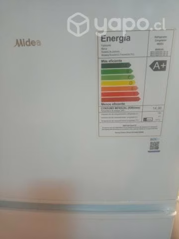Remato por viaje Refrigerador Midea como nuevo