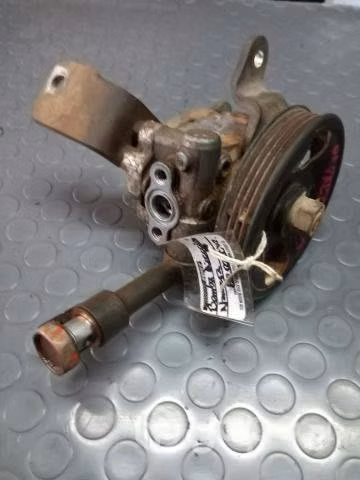 Bomba direccion hidraulica Nissan Navara