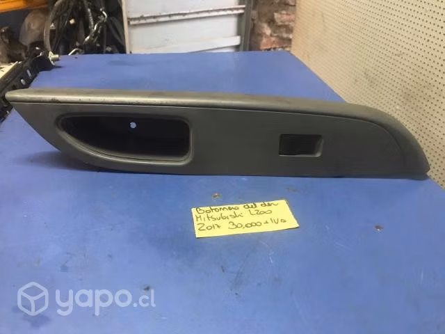 Boton alza vidrio pta del der Mitsubishi L200 2016