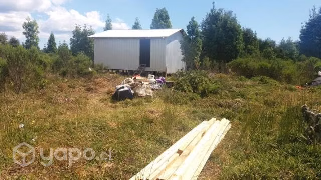 Parcela con pequeña construccion