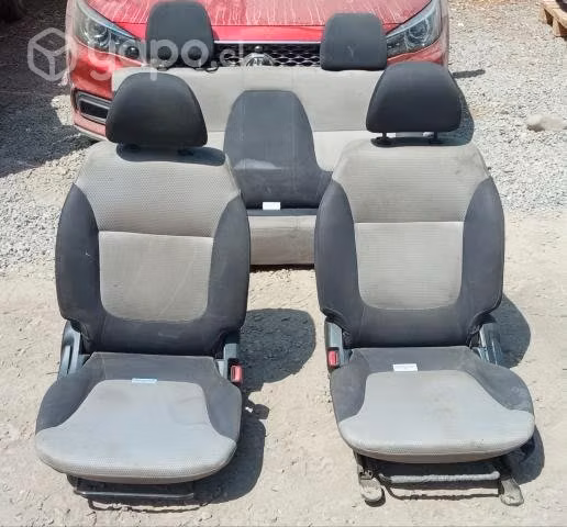 Juego Asientos (MLC021) Mitsubishi L
