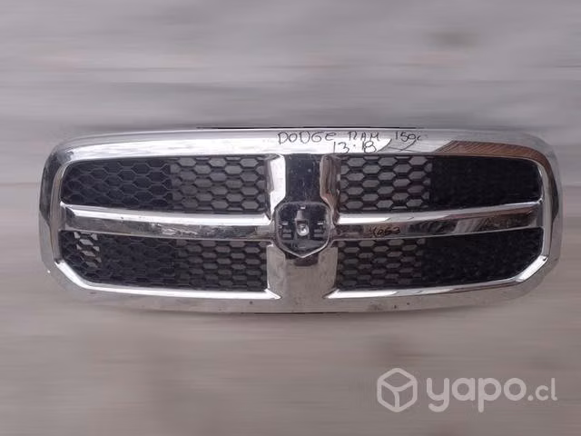 Máscara Dodge RAM 1500 2013 2018