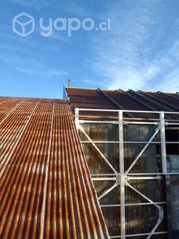 Se reparan filtraciones de techos