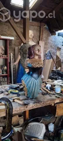 Mascaron de proa tallado en madera