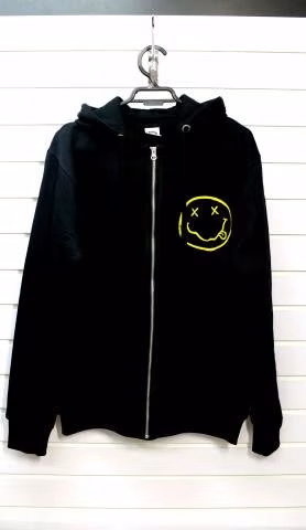 Poleron nirvana smile // lucy rock