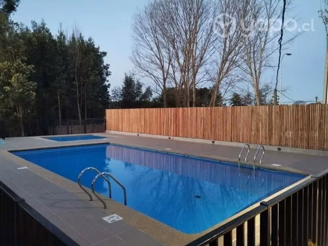 Piscina de hormigón 5 x10 1x1.80 con jacuzzi