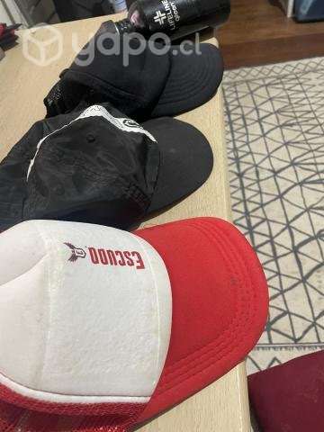 3 gorros y una botella - Imagen 2