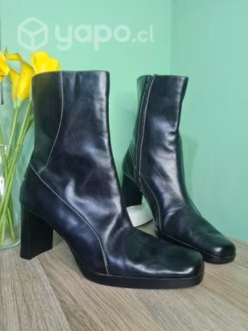 Par de botas mujer