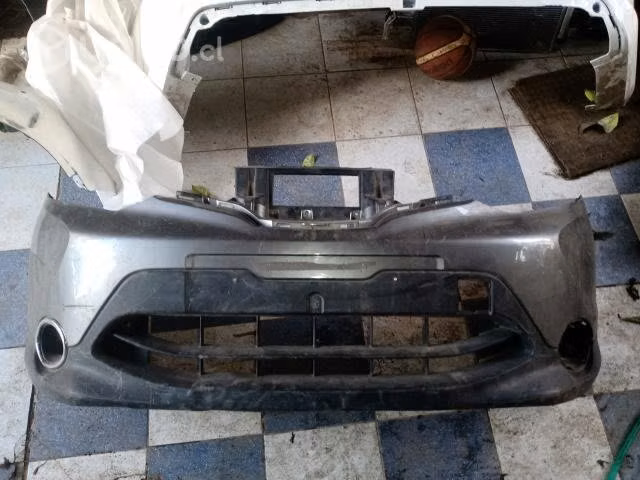 Nissan Qashqai 2016 parachoque delantero original