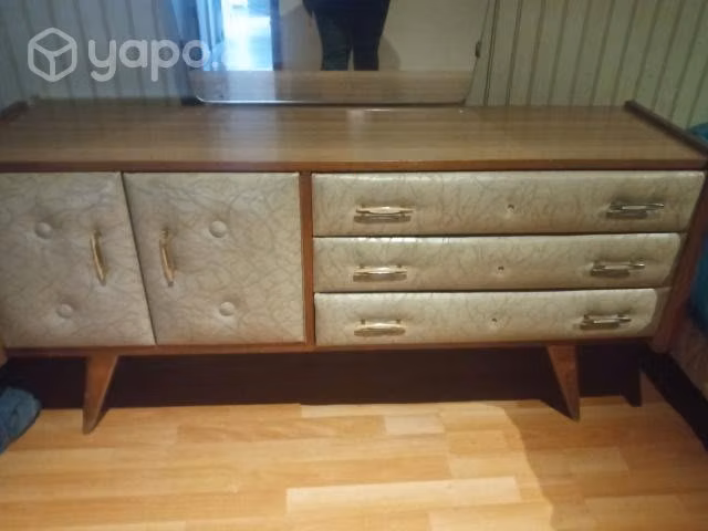 Cómoda con espejo