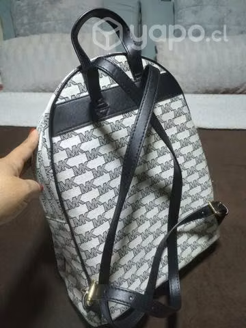 Mochila grande michael kors nueva sin uso - Imagen 3