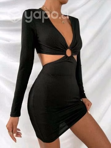 Vestido negro con aro en el centro ajustado canale