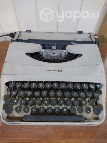 Maquina de escribir italiana