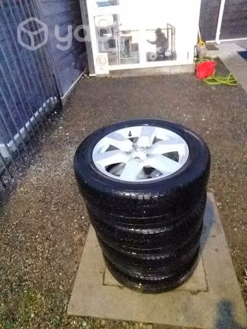 Llantas con neumáticos Nissan aro 17 - Imagen 2