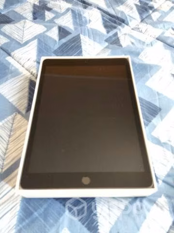 IPad 8 32gb con estuche de regalo