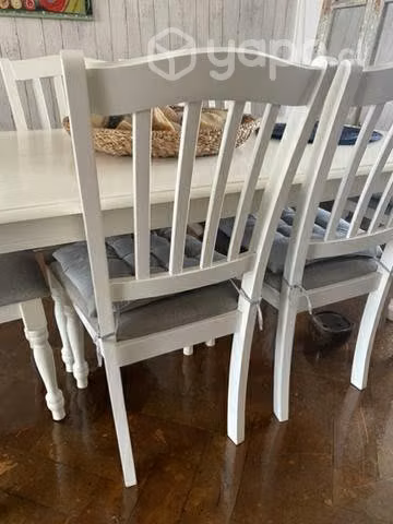 Comedor de 6 sillas, marca Sara Miller modelo Deni