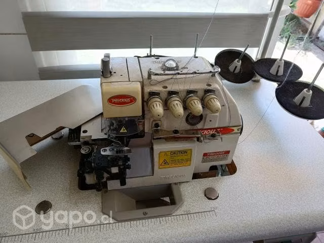 Maquina Industrial Overlock de 5Hilos