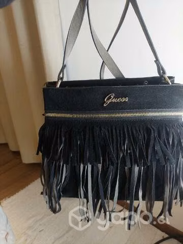 Hermosa cartera Guess
