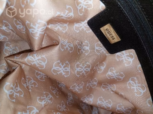 Hermosa cartera Guess