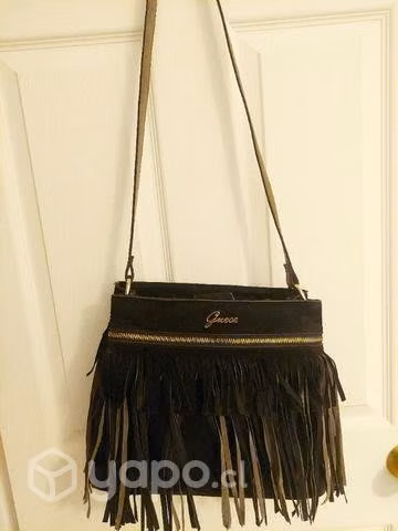 Hermosa cartera Guess