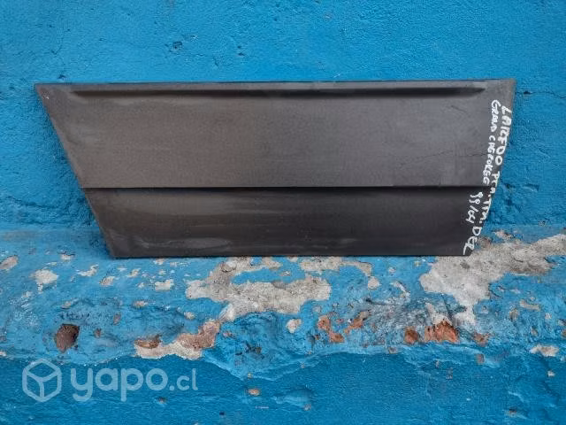Moldura de puerta tras der Cherokee Laredo 1999-03