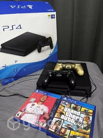 Play Station 4 PS4 slim 1TB