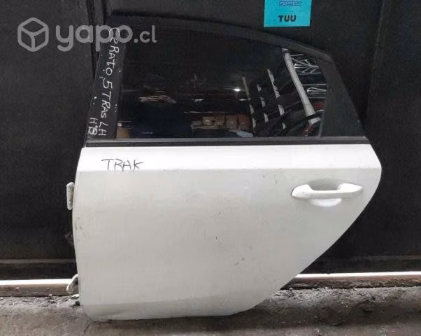Puerta trasera izquierda kia cerato 5 hb