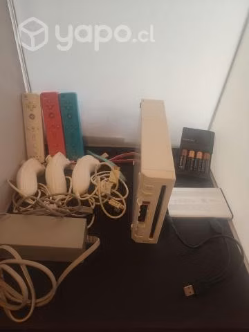 Nintendo WII con 3 joysticks y disco duro