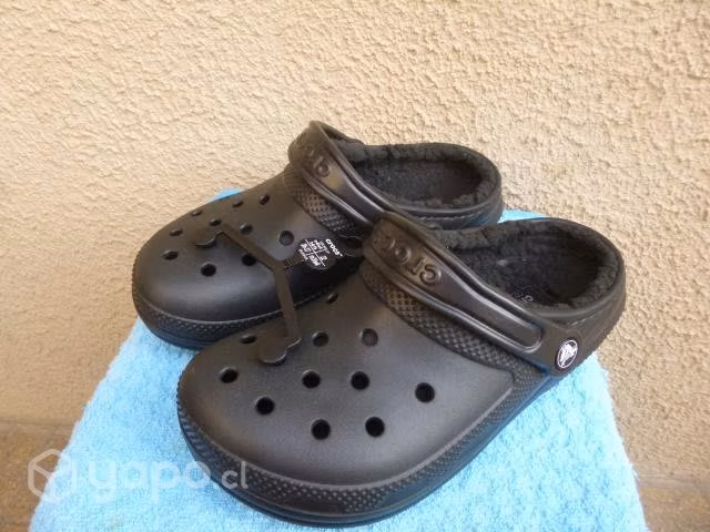 Sueco Crocs Classic ORIGINALES Chiporro interior ideal para profesionales de la salud.