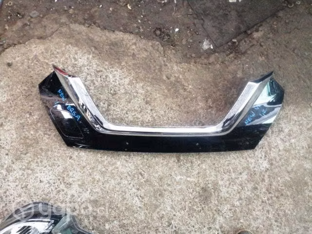 Bisel mascara nissan new versa 2021-2022 original