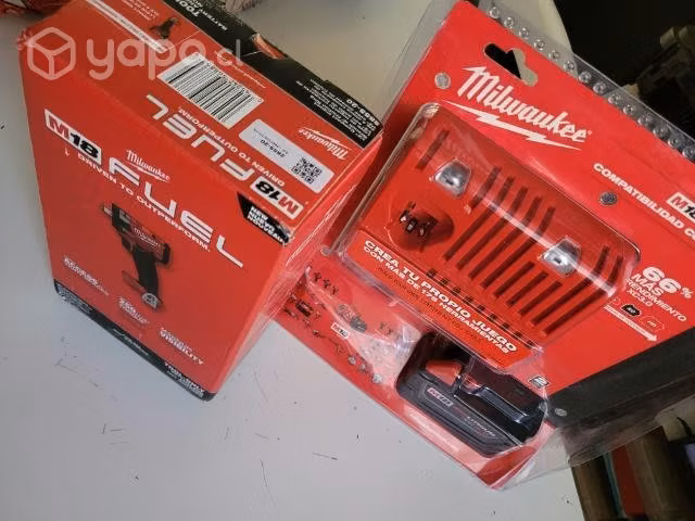 Kit llave impacto Milswaukee
