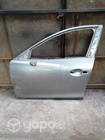 Puerta delantera izquierda mazda 3 2015 original