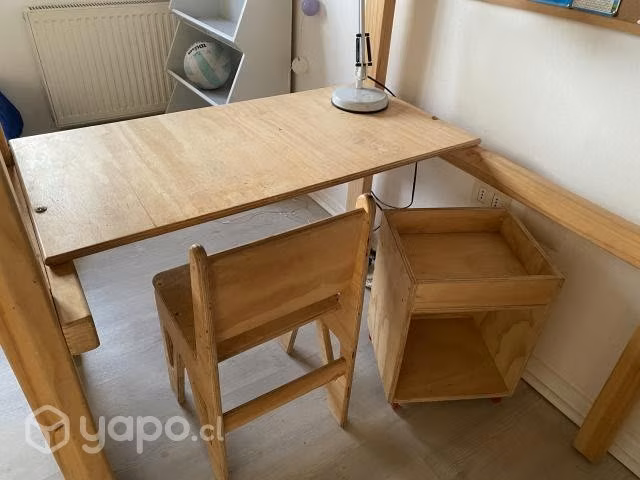 Cama con escritorio de madera - Imagen 3