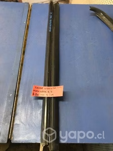 Moldura lame vidrio delantera derecha Mahindra